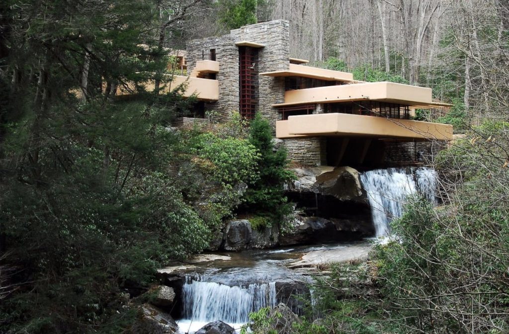 organic architecture example - fallingwater
