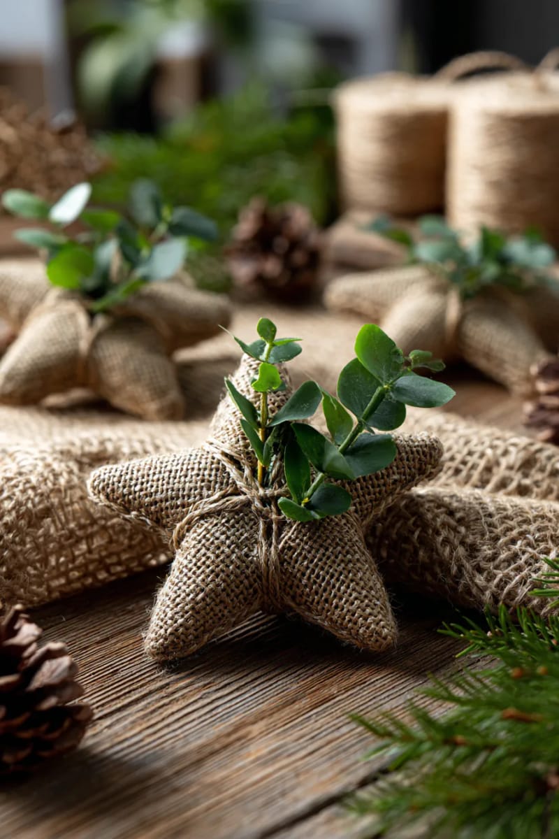 burlap-wrapped wire stars with eucalyptus sprigs for a natural touch 1