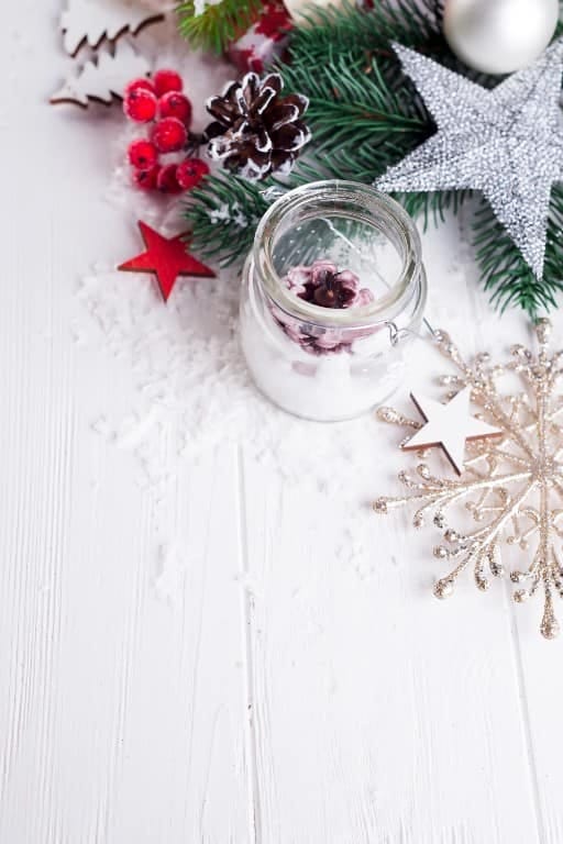 snow-frosted jars made with epsom salt and glue 1