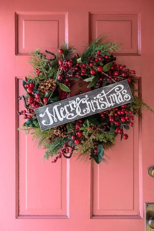 Pallet Wood Christmas Crafts for Beginners That Don't Look Like Scrap Lumber 9 stenciled pallet christmas sign 1