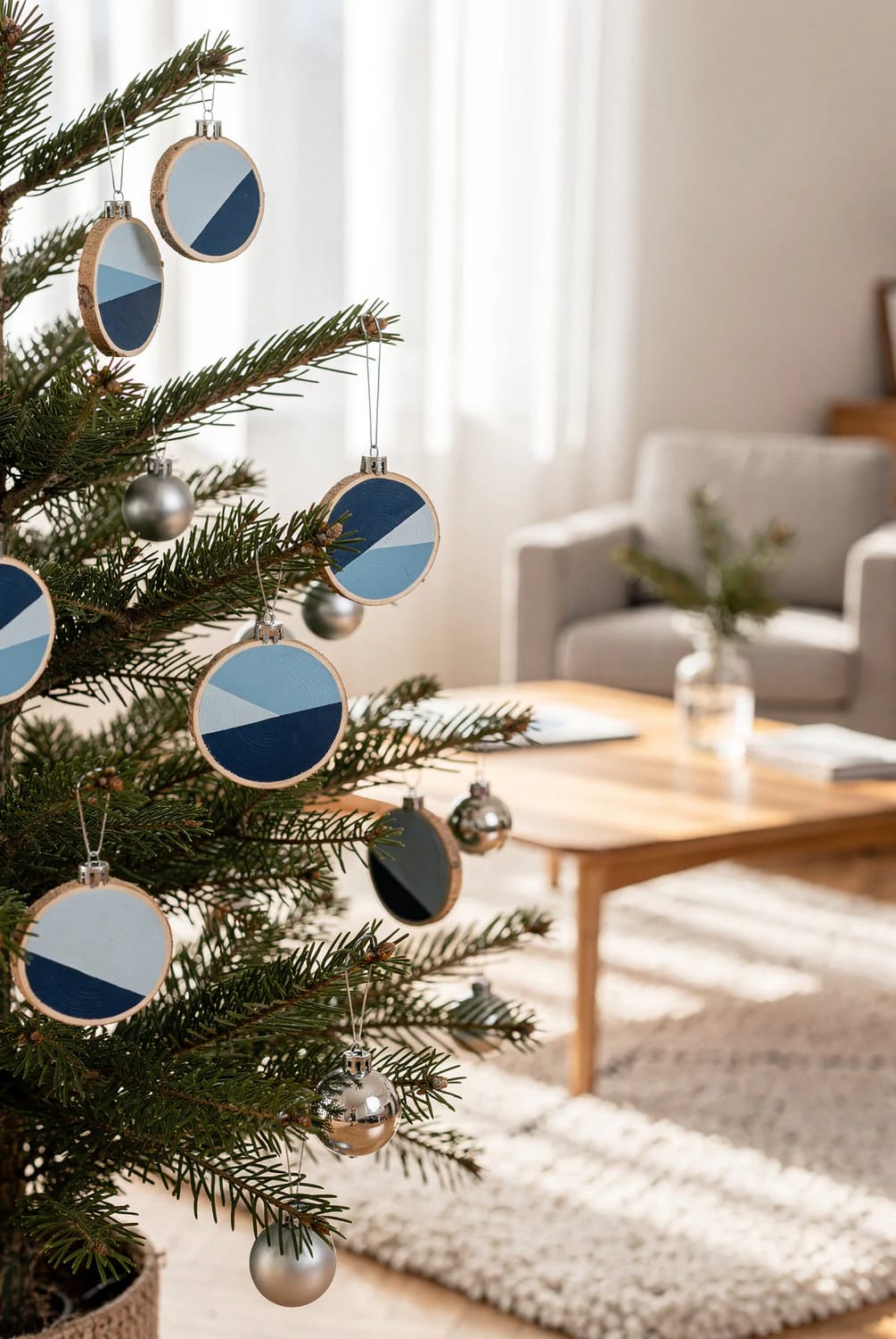 13 Painted Wood Slice Ornaments for a Minimalist Tree 21 a three-value tonal set in one hue 1
